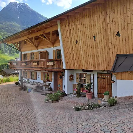Kaspern Apartment *